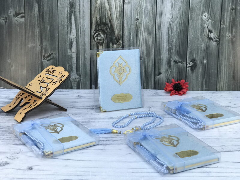 Pvc’li Kurdelalı Kadife Kaplı Yasin Kitabı Tesbihli Set – Mavi Renk Pleksi İsimli ve Allah Lafızlı 037