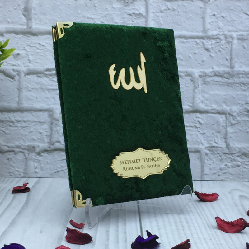 Kadife Kaplı Yasin Kitabı Yeşil Renk Pleksi isimli ve Allah Lafızlı 18